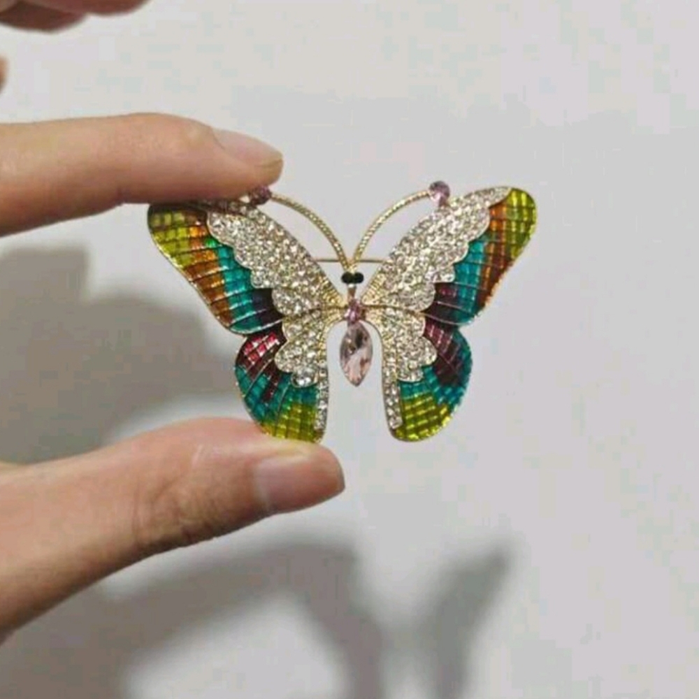 🦋HP! Beautiful Multicolored Pavè Inlaid Rhinestone Butterfly Brooch New! - Picture 3 of 9
